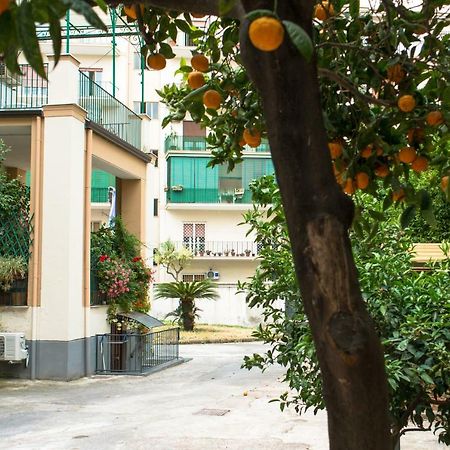 B&B Il Nido Portici Luaran gambar