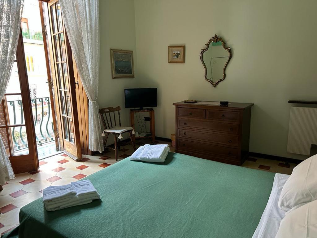 B&B Il Nido Portici Luaran gambar