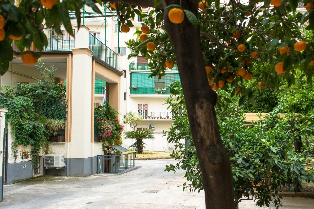 B&B Il Nido Portici Luaran gambar